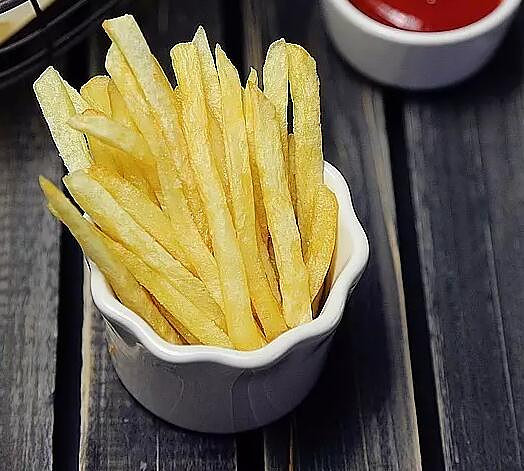 怎么自制薯条比买出来的还好吃,自制薯条盒子和薯条