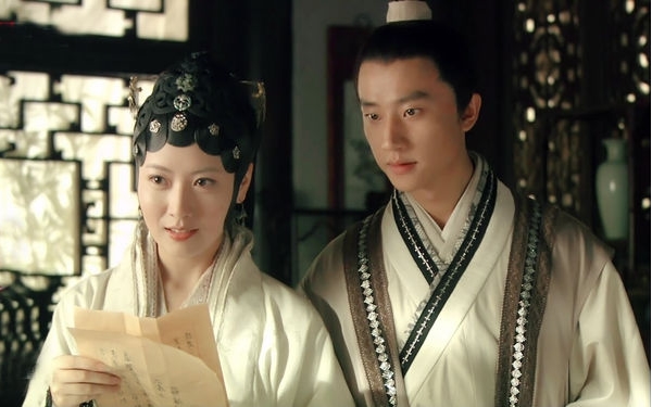 黄轩亲爱的翻译官腹肌,黄轩在亲爱的翻译官中的发型