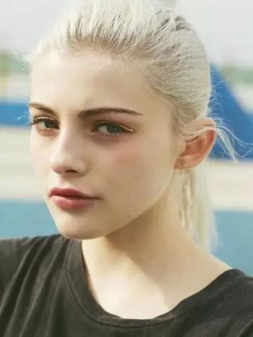 怎么区分散粉的颜色,新手化妆用散粉还是蜜粉