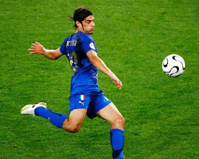 为什么要谈踢足球的男生,为什么喜欢足球的人多