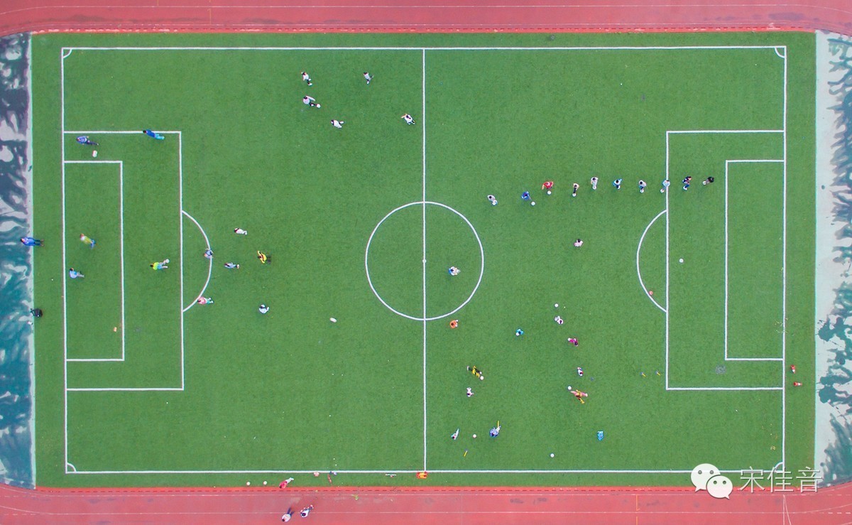 电影山里孩子踢足球,山里娃踢全国足球