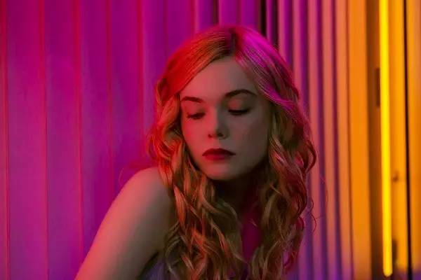 爱丽丝梦游仙境唯美景色,爱丽丝梦游仙境超美场景