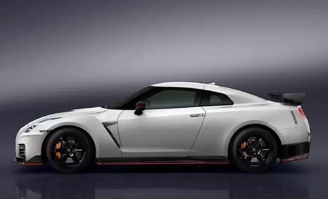 明哥2000匹马力的日产gtr,湾岸midnight日产gtr