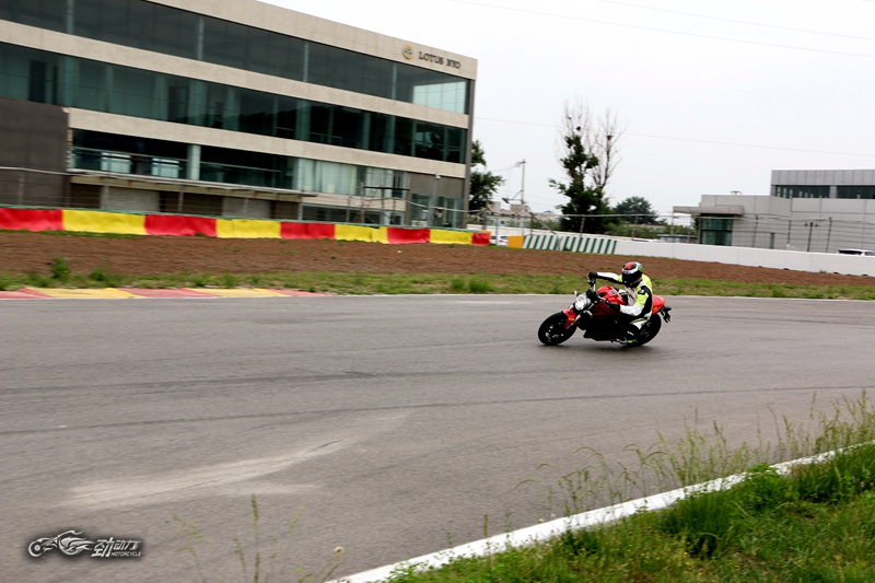 摩托赛事杜卡迪,杜卡迪摩托车锦标赛视频