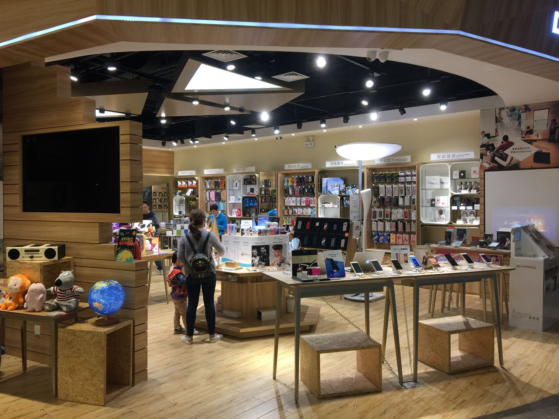 国内最值得学习零售店(5)-一路探索的潮品店美承chonps