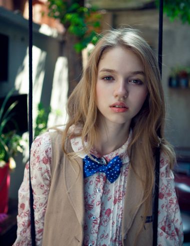 大脸长发刘海怎么剪最好看,长发大脸无刘海扎发