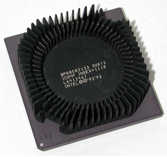 英特尔和amd的cpu哪个更好,amd和英特尔顶级cpu对比