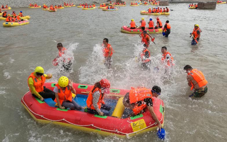 浪尖上的漂流完整版,黄河三峡景区野猪林漂流