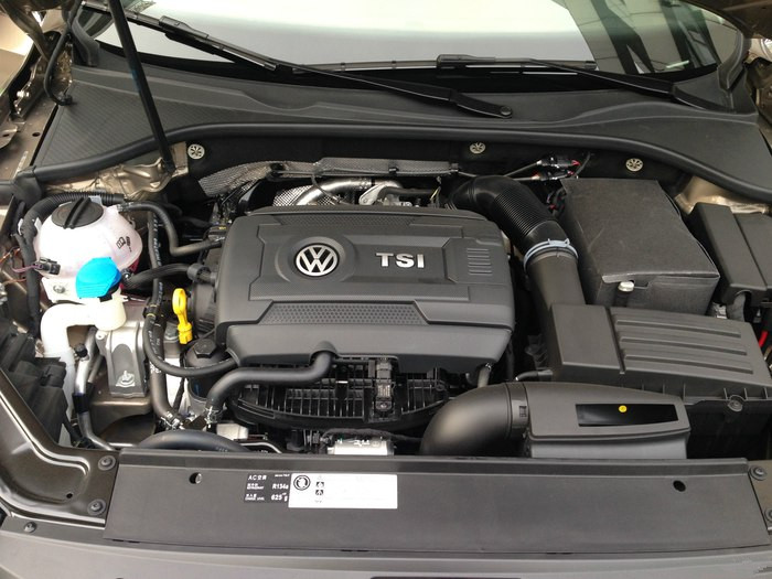 退伍军人误打误撞，16款*萨特帕**1.8T御尊版釉金，科技感超赞