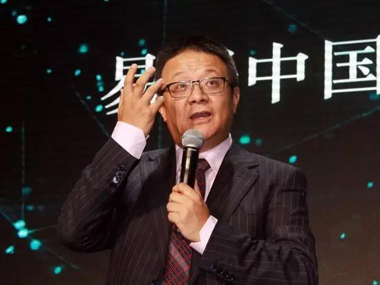 “藏宝”：存住时间的宝库，“鉴宝”：家门口的米开朗基罗