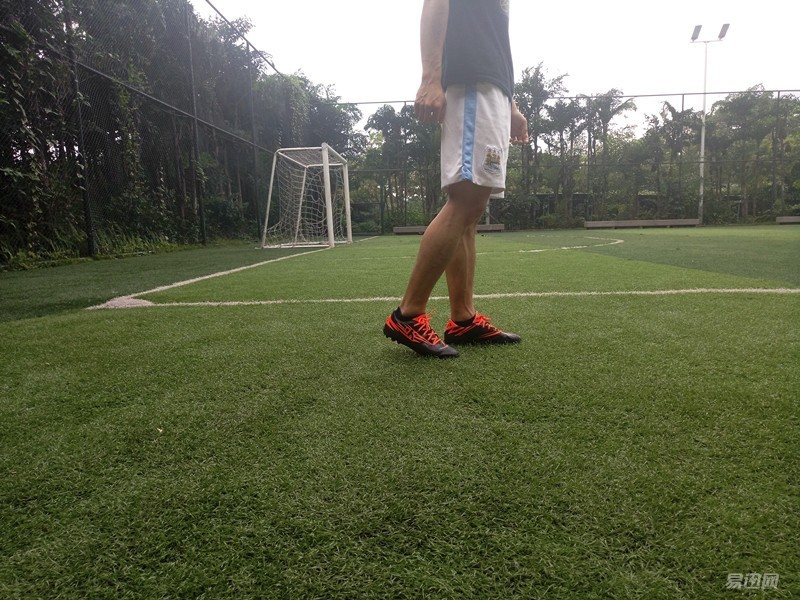 迪卡侬足球鞋kipstaagility,迪卡侬的足球鞋性价比