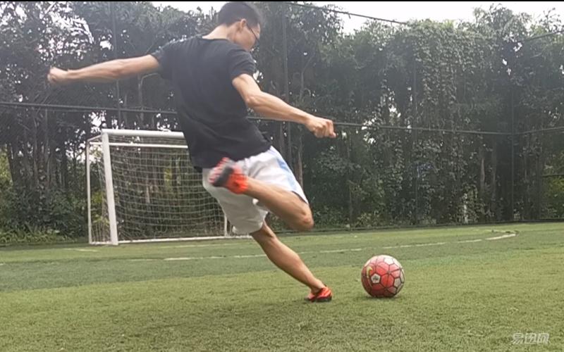 迪卡侬足球鞋kipstaagility,迪卡侬的足球鞋性价比