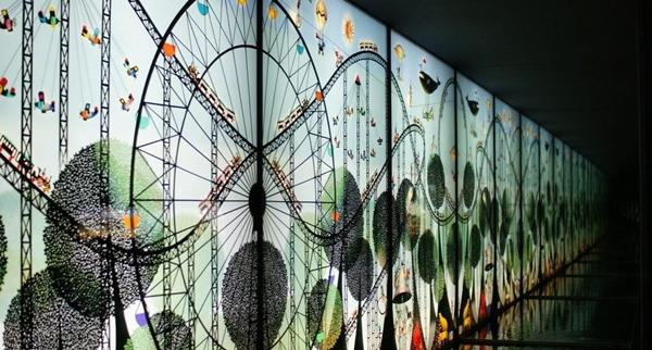 它神奇到可以让光线拐弯，毛主席像章都曾用它制作