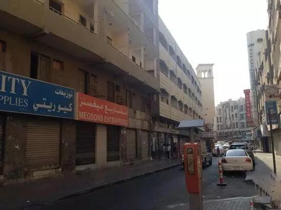 一广州人去迪拜，但最后回来哭着说