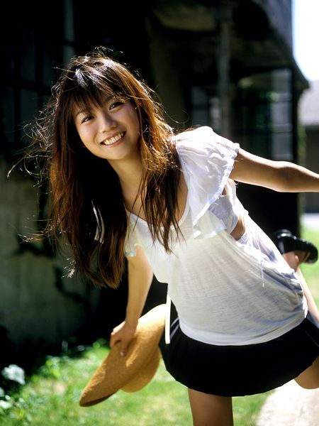 他是日本巨星豪门主力，一人身价等半支国足，前女友是AV*优女**！