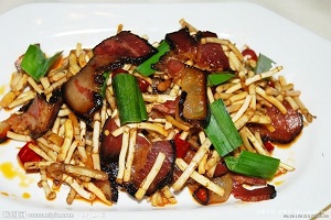 探寻长寿之乡的健康密码,鱼腥草长寿