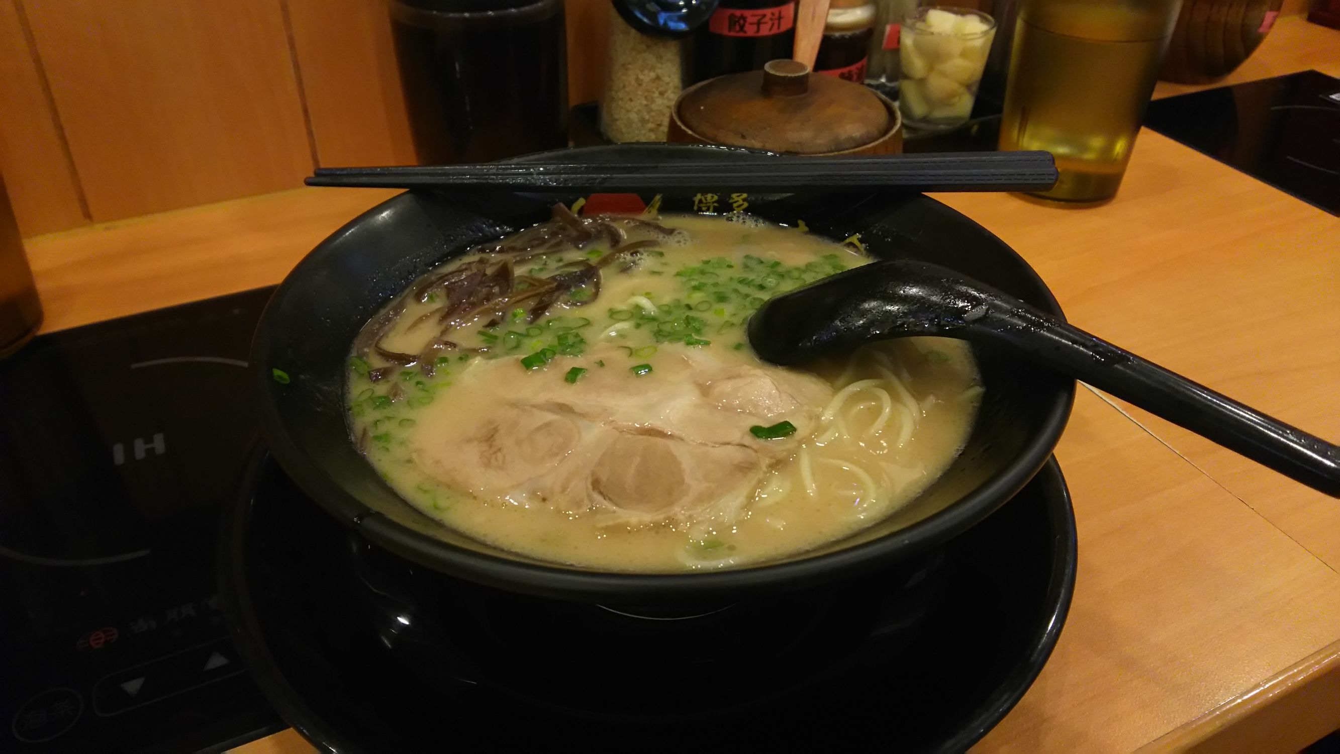 夏普402sh手机多少钱,夏普404无边框手机参数