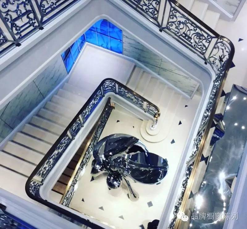 dior在国外的品牌发展趋势,全球最大的dior门店