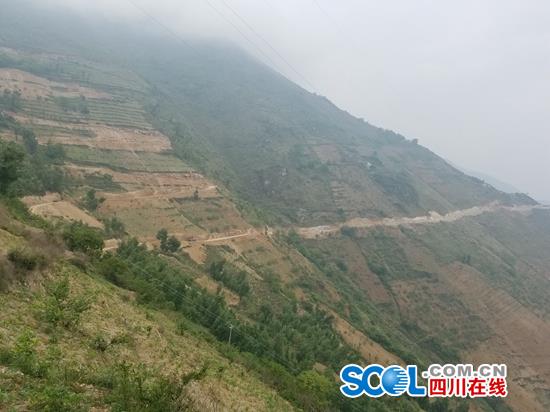 四川凉山悬崖村有多少人去旅游,凉山的悬崖村在哪里