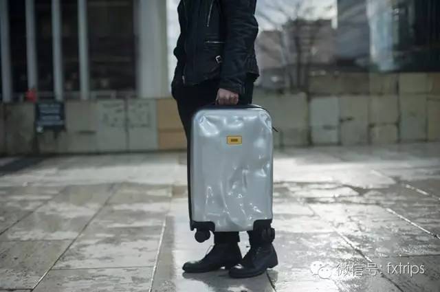 我的行李箱，装得下世界装得了bi