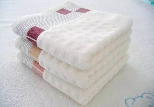 你问我答用手还是毛巾,这脸该怎么洗?