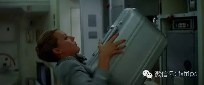 我的行李箱，装得下世界装得了bi