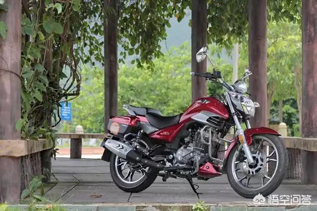 并不是大叔才能配太子摩托车、豪爵TR150别具一格