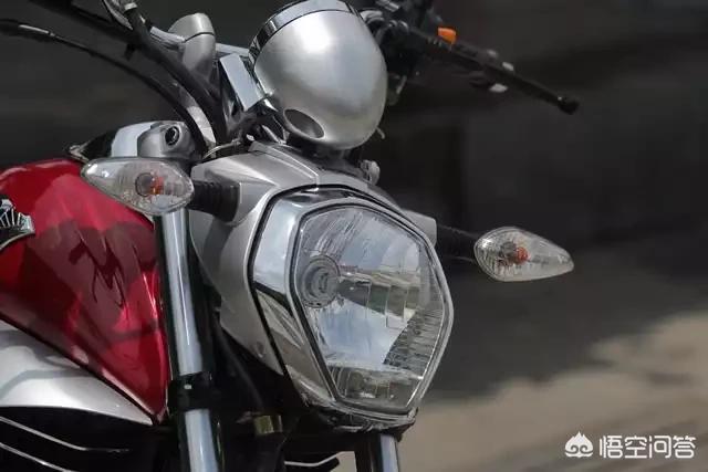 并不是大叔才能配太子摩托车、豪爵TR150别具一格