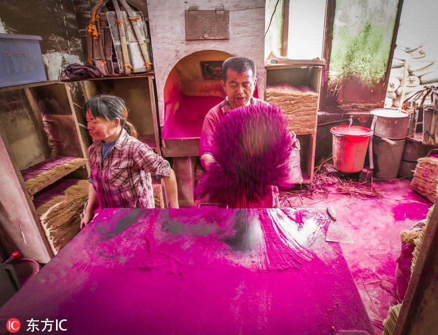 福建永春达埔制香厂中国香都,血色染红