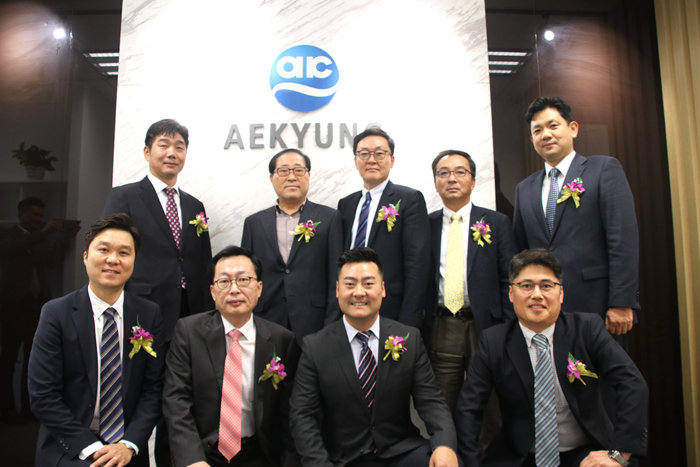 妆闻天下日报：上美离职高管发声/染发类化妆品成重灾区