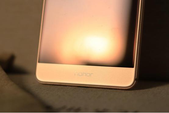 荣耀V8到底怎么样,荣耀v8全方位测评