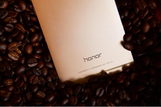 荣耀V8到底怎么样,荣耀v8全方位测评