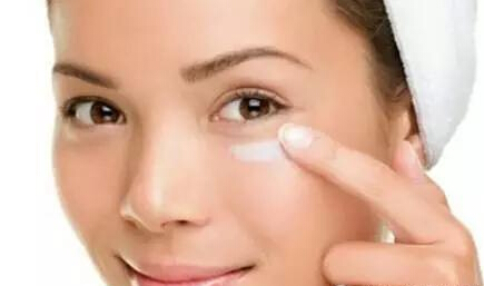 解决眼袋只需要三步,有眼袋不要慌用这个方法简单实用