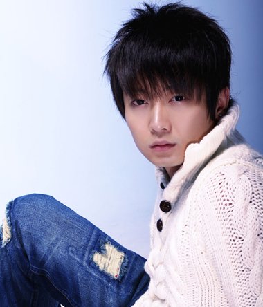 发型男生2022流行发型短发,男生脸大脸圆适合什么发型短发