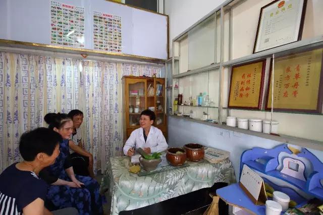 “巷遇”时光老铺子|膏药百年，世德传家。