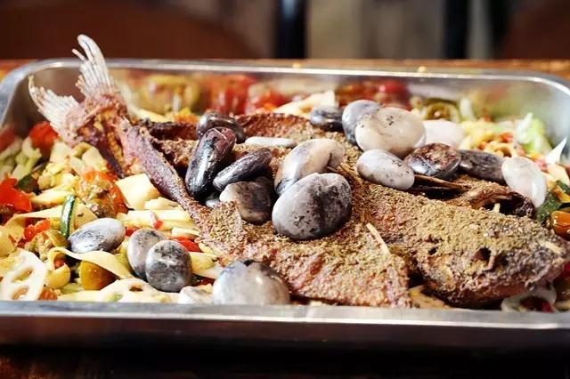 鹅卵石烤鱼北京,北京石头烤鱼