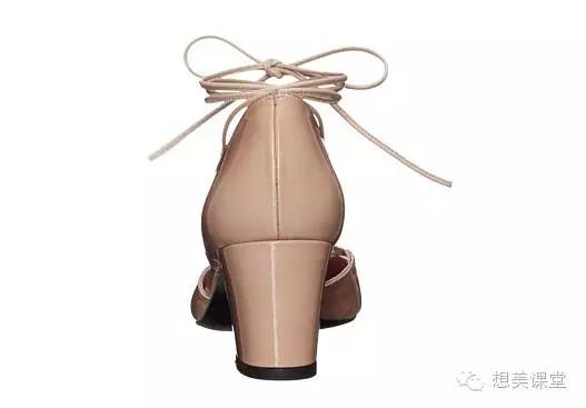 短粗腿怎么穿高跟鞋,如何穿高跟鞋让脚变长