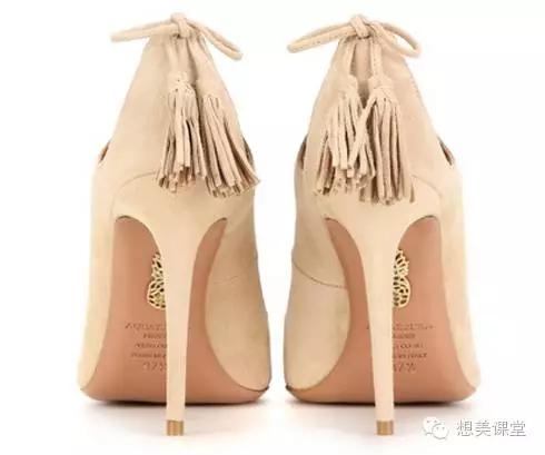 短粗腿怎么穿高跟鞋,如何穿高跟鞋让脚变长