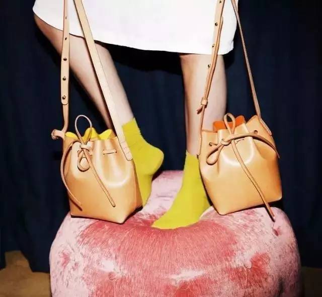 mk和coach哪个更加时尚,mk和coach经典款