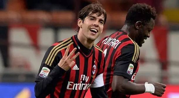 踢足球的玩什么游戏,踢足球的开什么车