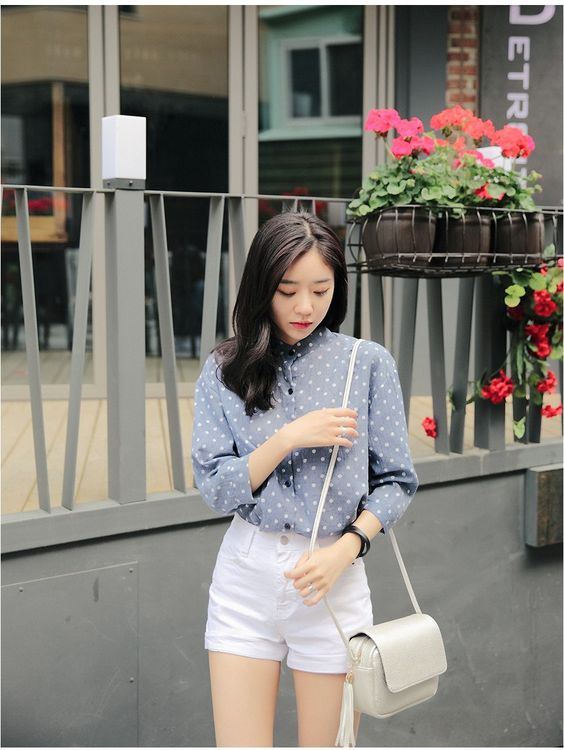 韩国秋冬街拍服装搭配图片,韩国穿搭街拍秋冬白裤子