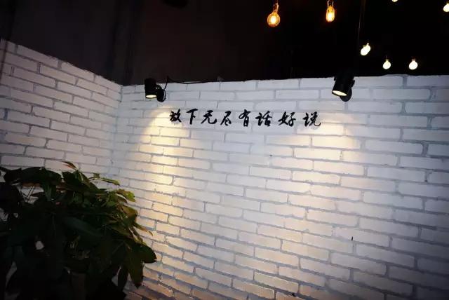 英雄联盟游戏主题酒吧,一家酒吧光谷广场店视频