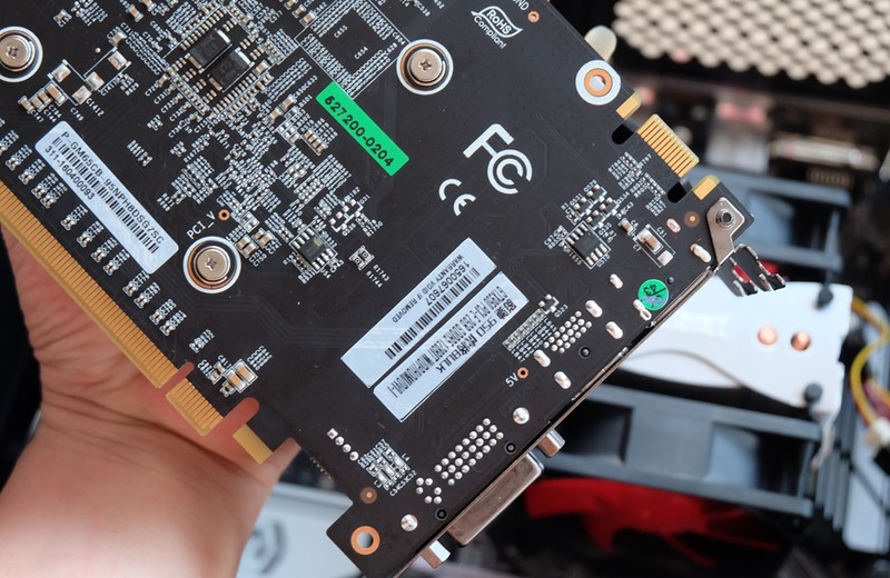 小机箱能装大主板,迷你小机箱装机推荐