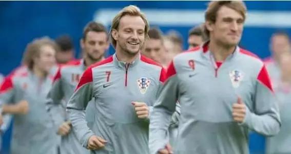 今天是全中国高考日英语,今天是高考日