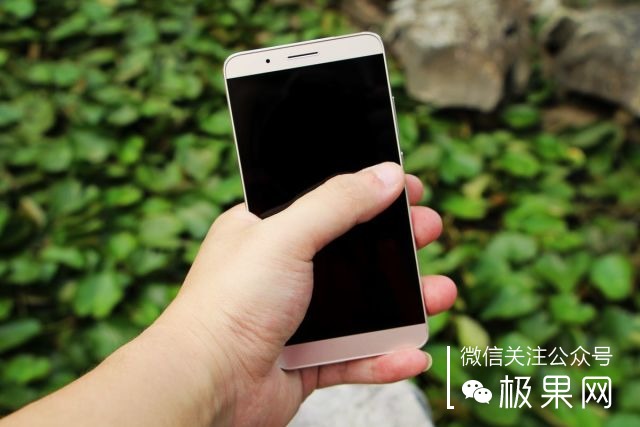 翻转吧摄像头,前后都能照出完美的照片:荣耀7i体验