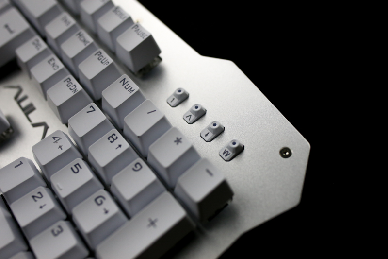 流动于指尖的神器-狼蛛收割者机械键盘入手体验（黑轴混光版）