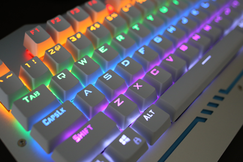 流动于指尖的神器-狼蛛收割者机械键盘入手体验（黑轴混光版）