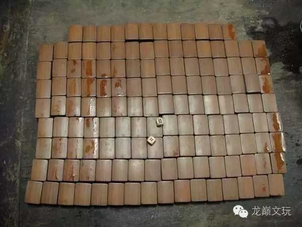 麻将盘出包浆,麻将怎么做旧的