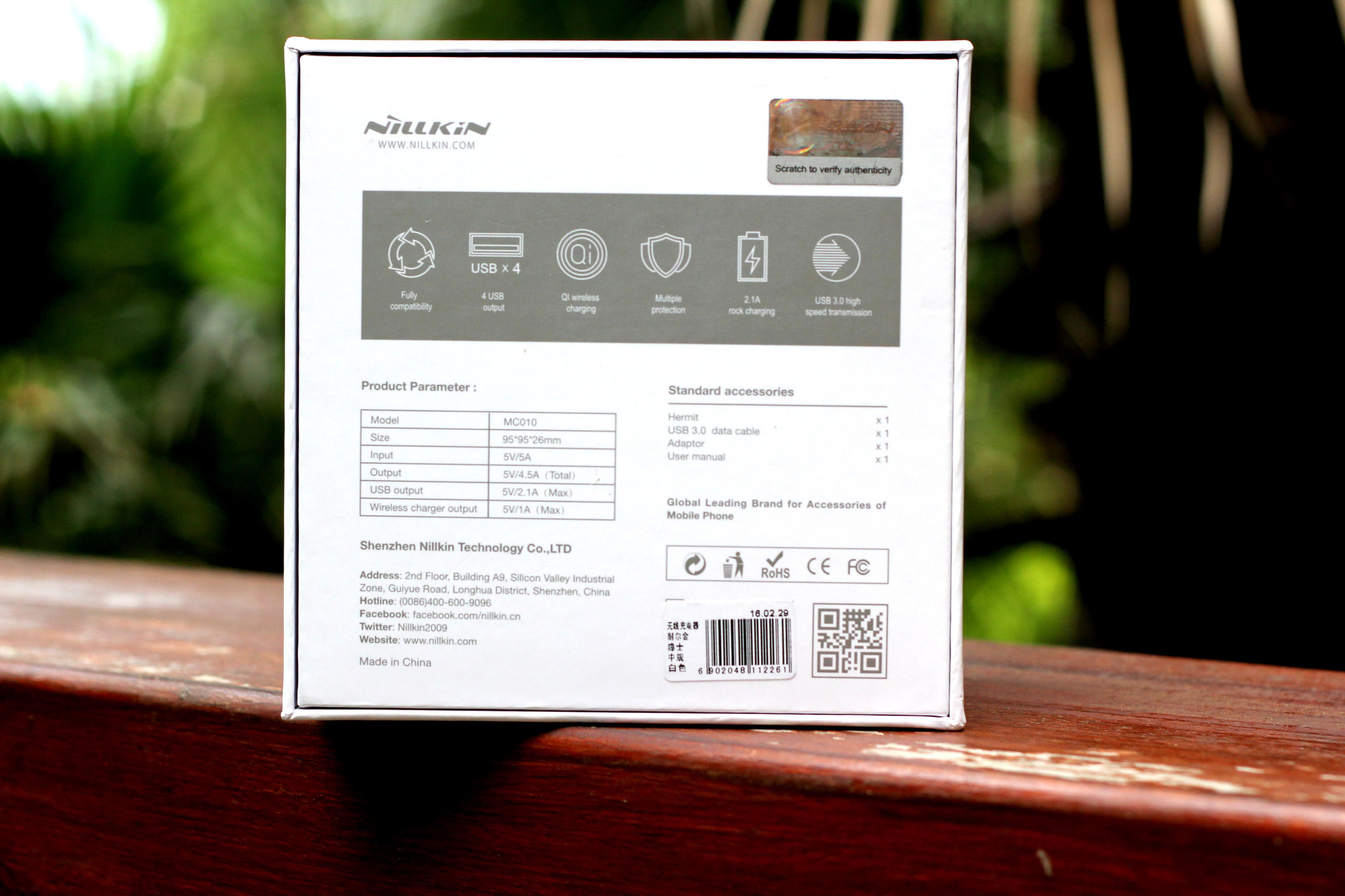 女生粉饼盒,女生的化妆盒和化妆品