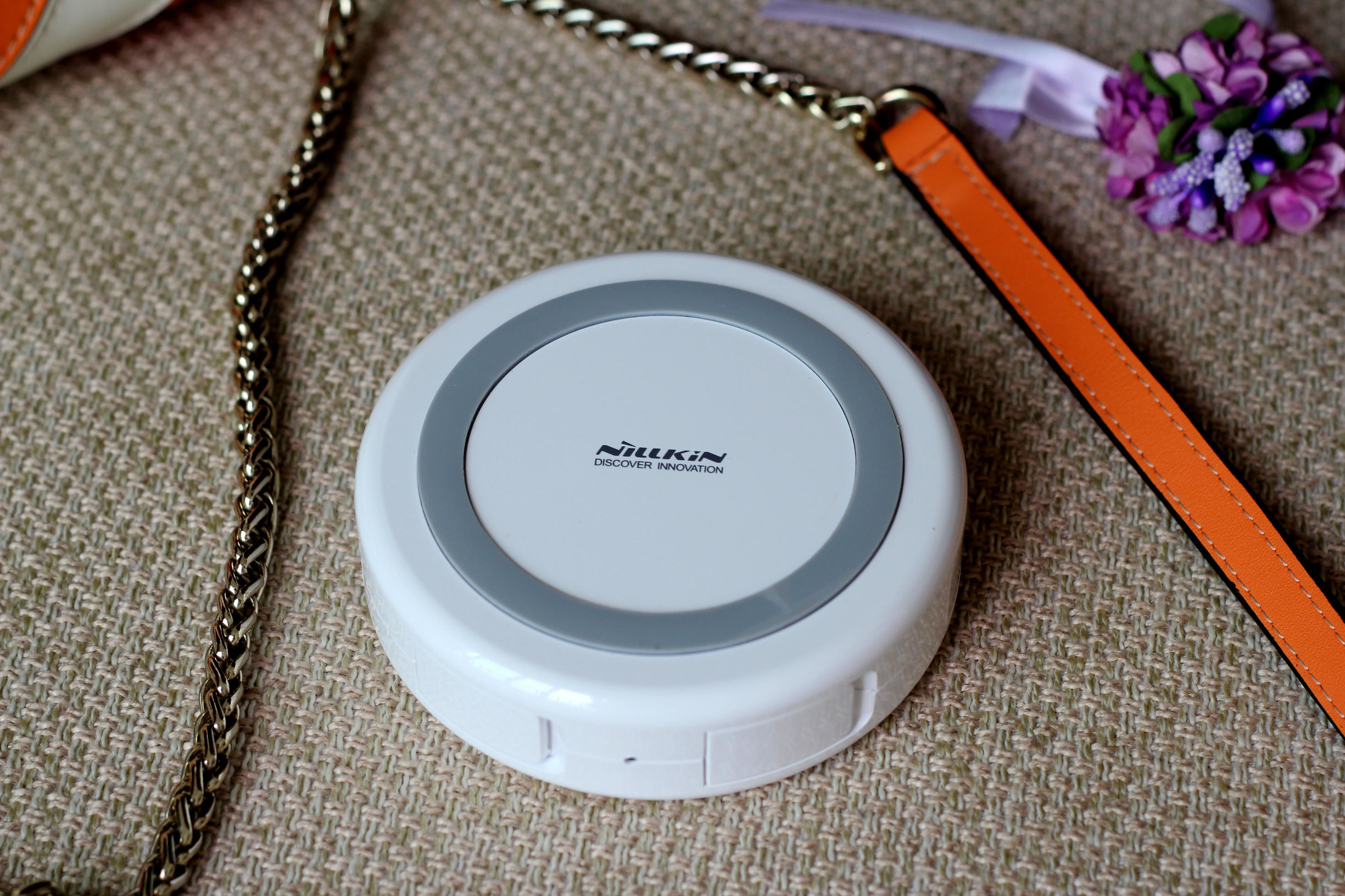 女生粉饼盒,女生的化妆盒和化妆品